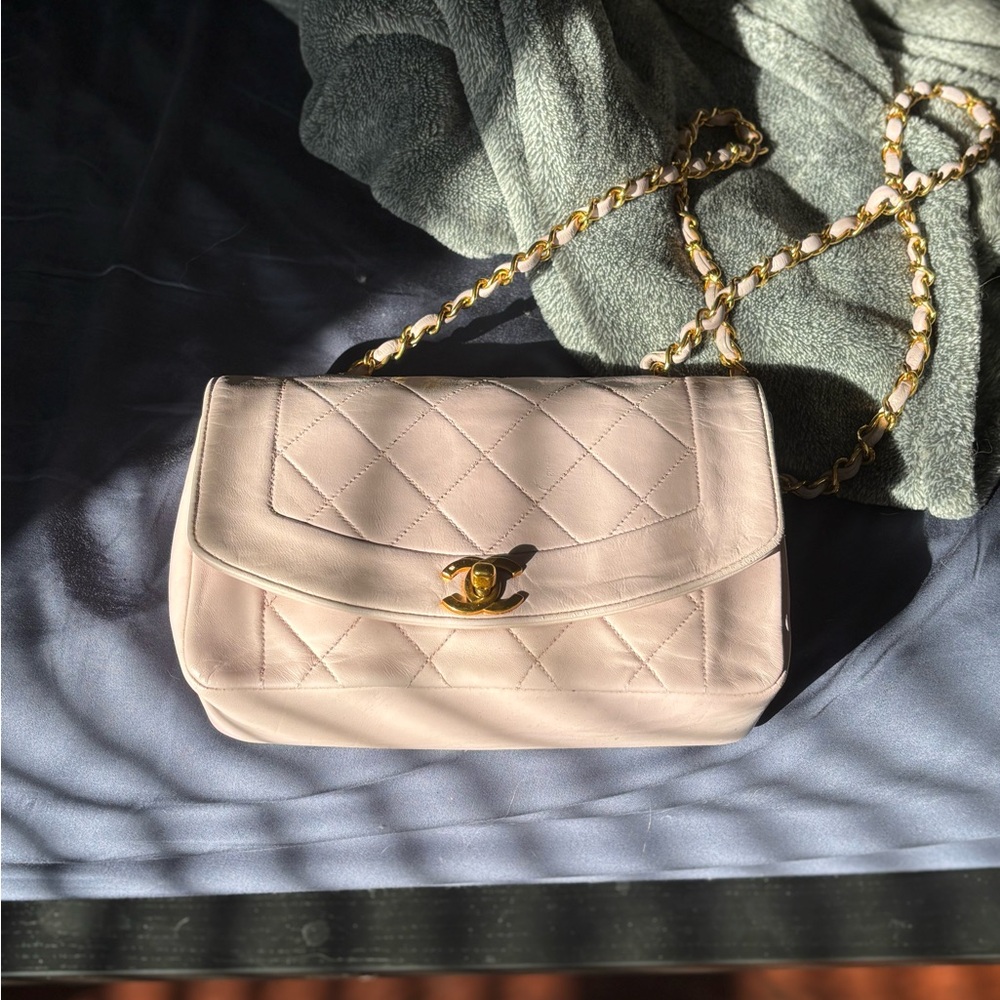 Vintage Pink Chanel Diana - Picture 13 of 13
